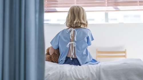 Καμπανάκι ECDC για στρεπτόκοκκο: Πού οφείλεται η ξαφνική έκρηξη κρουσμάτων, ποια συμπτώματα να προσέχουν οι γονείς