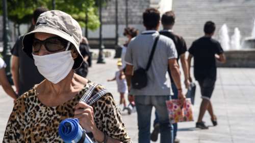 Παρατηρητήριο κορονοϊού: Ανησυχία για τη διασπορά στους νέους - Αύξηση του ημερήσιου αριθμού των θανάτων