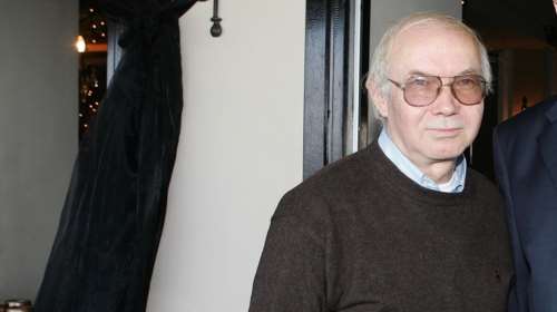 Πέθανε ο δημοσιογράφος και στατιστικολόγος Σταύρος Πετρακόπουλος - Ξεχώρισε για τη χαρακτηριστική φωνή του