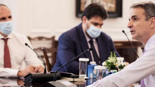 Υποχρεωτικός εμβολιασμός: Σκέψεις για διάγγελμα Μητσοτάκη - Μπαράζ συσκέψεων στο Μαξίμου - Το τελευταίο σενάριο για την εστίαση