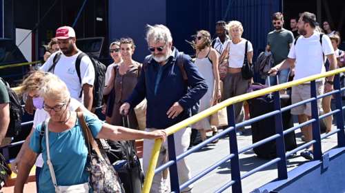 Συνεχίζεται η μεγάλη επιστροφή των εκδρομέων του Αυγούστου: Πάνω από 30.000 αφίξεις στα λιμάνια της Αττικής