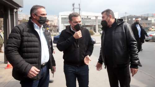 Η κυβέρνηση απαντά στον Τσίπρα για την ακρίβεια: "Για δύο λεπτά δημοσιότητας εκστομίζει ψέματα και ασυναρτησίες"