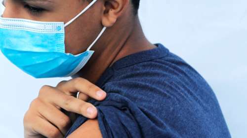 Θεοδωρίδου: Τα παιδιά μεταδίδουν και αποτελούν &quot;ρεζερβουάρ&quot; νέων μεταλλάξεων - Πρέπει να εμβολιαστούν