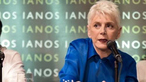 Έλενα Ακρίτα: Ειρωνικό σχόλιο για την ήττα του Τσιτσιπά - &quot;Θα στεναχωρηθώ όταν γίνει υποχρεωτικό&quot;