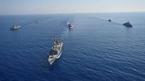 Σκηνικό έντασης ανοιχτά της Κάσου από την Τουρκία - Πέντε πολεμικά πλοία στην περιοχή