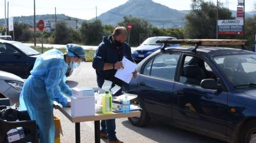 Πάνω από 1.500 drive through tests - Τι έδειξαν τα σημερινά τεστ αντιγόνου στην Δυτική Αττική