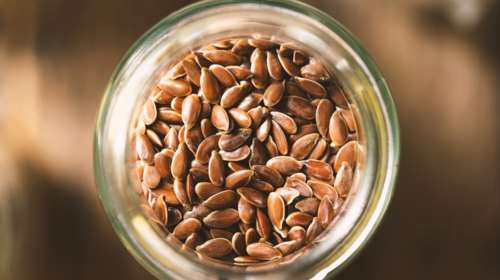 Για απώλεια βάρους, για υγεία των μαλλιών/δέρματος: Οι καλύτεροι τρόποι να καταναλώσεις τον λιναρόσπορο