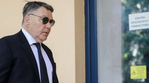 O Αλέξης Κούγιας κάνει μήνυση κατά της Σοφίας Πολυζωγοπούλου επειδή έγραφε σε μήνυμα ότι ο ίδιος &quot;λέει π@@@ριές&quot;