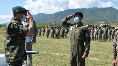 Ο ΕΦΚΑ στο... χακί: Και ο Στρατός στη "μάχη" για την έκδοση εκκρεμών συντάξεων με 24 φαντάρους