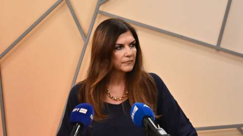 Η Βούλα Κεχαγιά δεν βλέπει κανένα πρόβλημα με τον βόθρο της βίλας Κασσελάκη που έγινε...πισίνα- &quot;Πού βλέπετε την παρανομία;&quot;