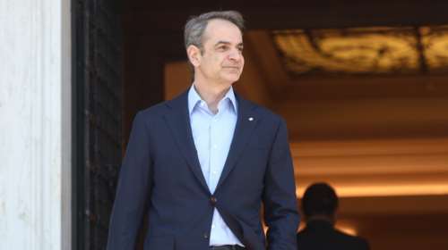 Η κυβέρνηση ανοίγει μέτωπο με τη Ζωή Κωνσταντοπούλου και καλοπιάνει τους &quot;γαλάζιους αντάρτες&quot; - Τα τηλεφωνήματα Μητσοτάκη