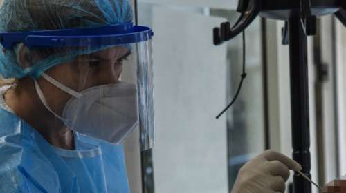 Κορονοϊός: &quot;Εκτόξευση&quot; με 407 νέα κρούσματα, 4 νεκροί σε 24 ώρες, 88 οι διασωληνωμένοι