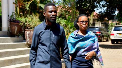 Φρίκη στην Ουγκάντα: Στρατιώτες επιτέθηκαν και κακοποίησαν τη σύζυγο του ηγέτη της αντιπολίτευσης