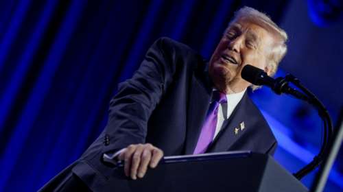 Σάλος στις ΗΠΑ: Ο Τραμπ θέλει να δώσει το όνομά του στο αεροδρόμιο της Ουάσινγκτον και στον σταθμό της Νέας Υόρκης