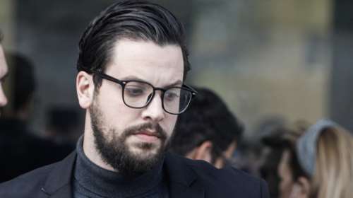 Γιατί ο Μάνος Δασκαλάκης ζητάει 70.000 ευρώ αποζημίωση από τον γιατρό Ηλιάδη