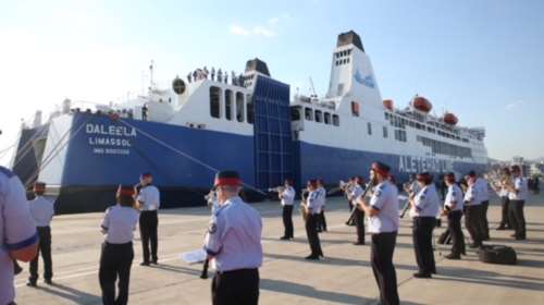 Στον Πειραιά το πρώτο δρομολόγιο της θαλάσσιας σύνδεσης Κύπρου-Ελλάδας μετά από 21 χρόνια - Η τελετή άφιξης [εικόνες]