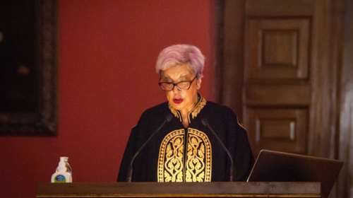 Μαίνεται σύγκρουση φοιτητών - προέδρου της Φιλοσοφικής στο ΕΚΠΑ: Γιατί ζητούν την παραίτησή της - Τι απαντά η ίδια