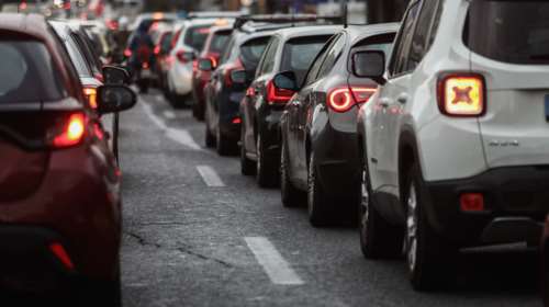 Μεγάλο μποτιλιάρισμα στην λεωφόρο Αθηνών - Συνεχίζονται οι καθυστερήσεις σε Κηφισό και παραλιακή - Live η κίνηση