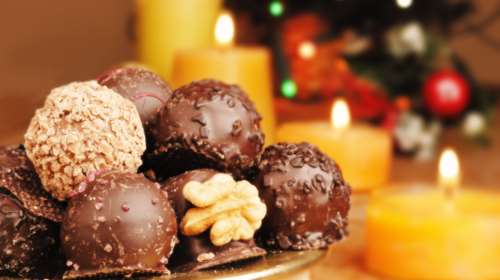 Εορτολόγιο: Σήμερα η κορυφαία εορτή των Χριστουγέννων - Ποιοι γιορτάζουν στις 25 Δεκεμβρίου