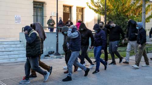 Παράνομες ελληνοποιήσεις - Ποιοι έπαιρναν ταυτότητες: Το σύμφωνο συμβίωσης, ο διακινητής και οι σύμβουλοι...επενδύσεων