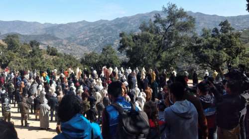 &quot;Είσαι ο γιος όλων μας&quot;: Σπαραγμός στην κηδεία του 5χρονου που έπεσε σε πηγάδι στο Μαρόκο [εικόνες-βίντεο]