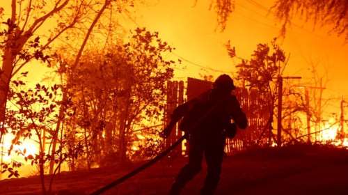 Αλληλοκατηγορούνται και στις ΗΠΑ για την τεράστια φωτιά στο Λος Άντζελες: Οι ευθύνες, τα καρφιά και τα σενάρια