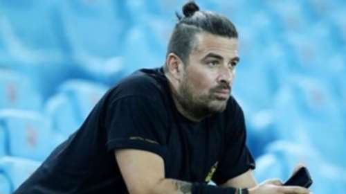 Γιάννης Αϊβάζης: Για έβδομη μέρα στο νοσοκομείο με κορονοϊό - Και η Κορινθίου νοσεί