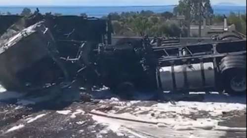 Έσβησε η φωτιά στην Αθηνών - Κορίνθου μετά την ανατροπή βυτιοφόρου - Παραμένει κλειστό το ρεύμα προς ΑΘήνα στο ύψος της Κινέτας