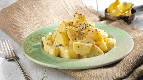 Συνταγή της Αργυρώς Μπαρμπαρίγου: Πατατοσαλάτα με μουστάρδα και λεμόνι
