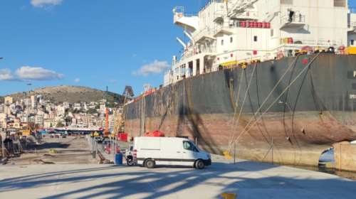 Πέραμα: 59χρονος εργατοτεχνίτης τραυματίστηκε σε υπό επισκευή επιβατηγό πλοίο