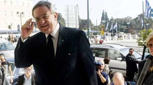 Σύσκεψη στο Μαξίμου για την ταφή του τέως βασιλιά Κωνσταντίνου - Τα προβλήματα και το σενάριο που προκρίνεται