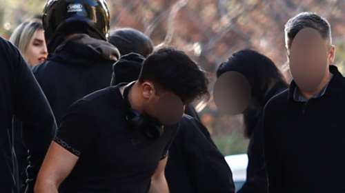 Στην Ευελπίδων οι ρασοφόροι απατεώνες με τα ναρκωτικά - Ελεγαν &quot;φανουρόπιτα&quot; την κοκαΐνη [εικόνες - βίντεο]