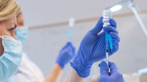 Σοκ στη Σουηδία: Γυναίκα πέθανε μία βδομάδα μετά το εμβόλιο της AstraZeneca από θρόμβους