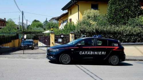 Νέα φρίκη στην Ιταλία: Σκότωσε την πρώην σύζυγό του μπροστά στα παιδιά τους με μαχαιριά στο στήθος - Φορούσε &quot;βραχιολάκι&quot;