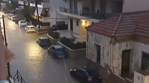 Κακοκαιρία Bora στη Ρόδο: Ήχησε το 112 - Εντολή εκκένωσης από υπόγεια και ισόγεια στην Ιάλυσο - Υπερχείλισε ρέμα