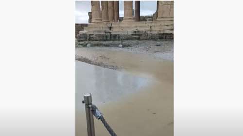 Πλημμύρισε από τη βροχή η Ακρόπολη - Η εξήγηση του Υπουργείου Πολιτισμού [Βίντεο]