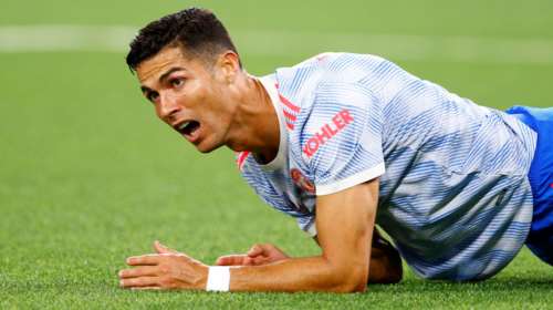 Ο Ρονάλντο χτύπησε κατά λάθος γυναίκα σεκιούριτι και της έδωσε τη φανέλα του [βίντεο]