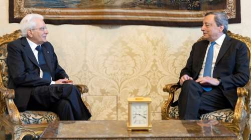 Παραιτήθηκε ο Ντράγκι: &quot;Ακόμα και οι τραπεζίτες έχουν καρδιά&quot;  - Ο Ματαρέλα του ζήτησε να παραμείνει υπηρεσιακός πρωθυπουργός