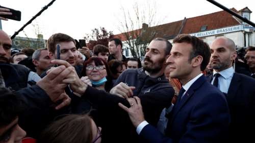 Γαλλικές εκλογές: Από "εχθρική" περιοχή ξεκίνησε ο Μακρόν την προεκλογική του εκστρατεία