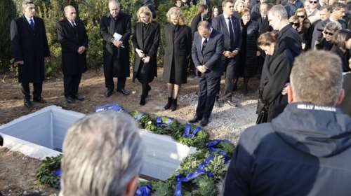 Τέως βασιλιάς Κωνσταντίνος: Φωτογραφίες από την ταφή στο Τατόι  - Η ανάρτηση του βασιλικού οίκου της Ισπανίας