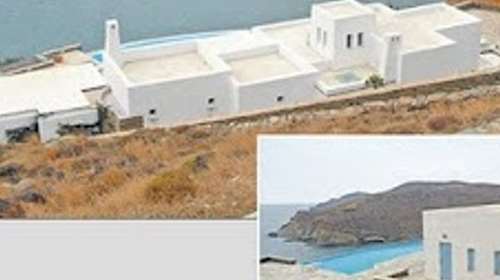 Αυτή είναι η πολυτελής βίλα στη Σύρο που &quot;έκαψε&quot; τον Γιάννο Παπαντωνίου