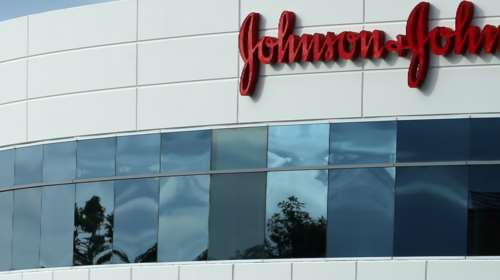 Εμβόλιο Johnson &amp; Johnson: "Πράσινο φως" για όλους άνω των 18 ετών από την Εθνική Επιτροπή Εμβολιασμού