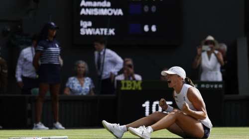 Έγραψε ιστορία η Σβιάτεκ: Κέρδισε τον τελικό του Wimbledon χωρίς να χάσει γκέιμ!