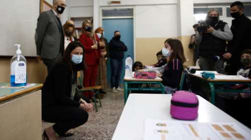 Άνοιγμα σχολείων - Κεραμέως: Προτεραιότητα η δια ζώσης διδασκαλία