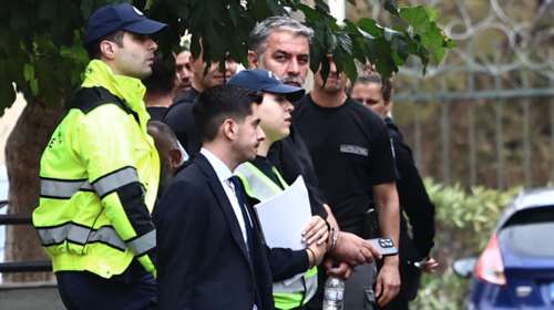 Βασίλης Μπισμπίκης: "Κυκλοφορούσε χωρίς πίσω πινακίδα, πρόσφατα πήρε κλήση για κίνηση σε αντίθετο ρεύμα κυκλοφορίας"