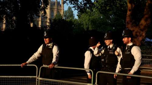 Μαχαιρώθηκαν δύο αστυνομικοί στο κέντρο του Λονδίνου - Συνελήφθη ένας άντρας