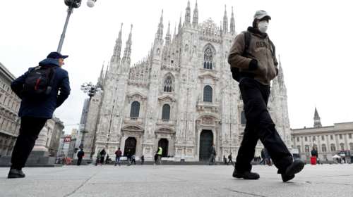 Ιταλία: Τουλάχιστον πέντε γυναίκες έπεσαν θύματα σεξουαλικής παρενόχλησης στην πλατεία Ντουόμο του Μιλάνου, την Πρωτοχρονιά