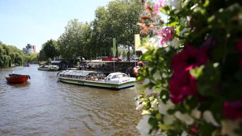 Ολλανδικό χωριό τα έβαλε με το Twitter και έχασε - Αναρτήσεις το συνέδεαν με σατανιστικές τελετές και θυσίες παιδιών