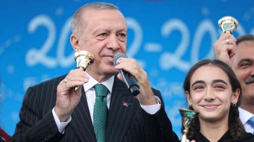 Ο Ερντογάν ειρωνεύεται την Ευρώπη: Μοιράζουν κουβέρτες και παπλώματα στα Κοινοβούλια…εμείς δεν έχουμε πρόβλημα