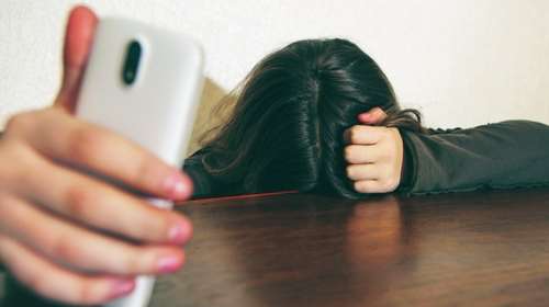 "Φοβάμαι να βγω από το σπίτι": Σοκάρουν οι συνομιλίες 60χρονου αθλητικού παράγοντα με 15χρονη αθλήτρια [εικόνες]